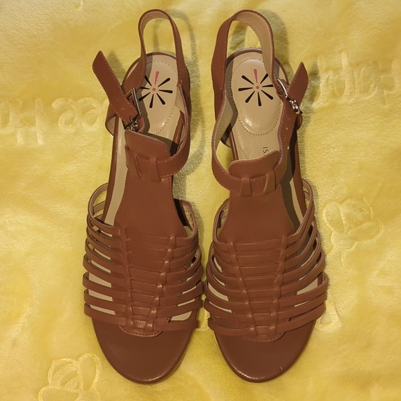 Isaac Mizrahi Live Fisherman Sandal 9 - Picture 3 of 3